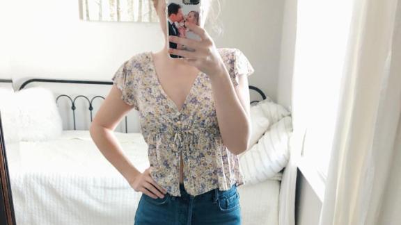 Wild Fable Flutter Sleeve V-Neck Tie-Front Flyaway Top