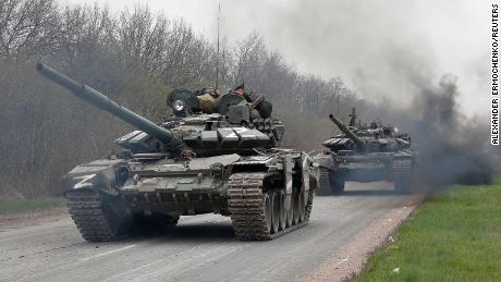 US believes Russia is learning from failures in north of Ukraine, senior defense official says