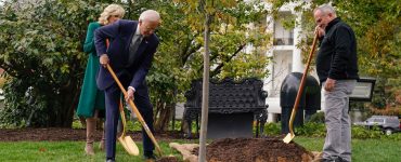 Bidens plant tree honoring 50th anniversary of White House grounds superintendent’s tenure