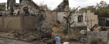 Ukrainian military claims Russian forces preparing for "potential retreat" in Kherson