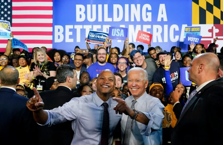 Democrats and Republicans make last-minute pitches on polls’ eve