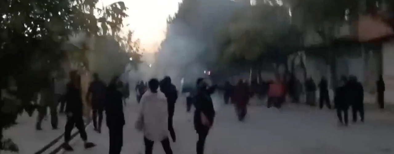 Iran’s 52nd Day Of Unrest: Arrests, Mournings, And Civil Disobedience
