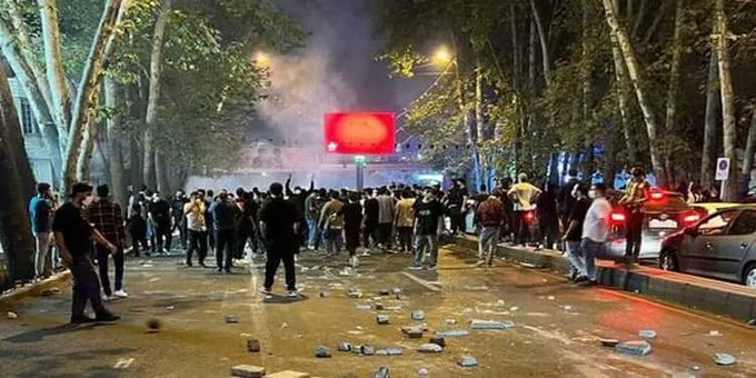 Iran sees new outburst of nightly protests across the country