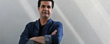 Jailed Iran filmmaker Jafar Panahi says on hunger strike