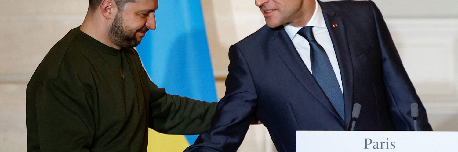 Macron tells Zelensky that France is determined to help Ukraine to victory