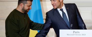 Macron tells Zelensky that France is determined to help Ukraine to victory