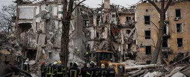 Russia's missiles pummel more Donetsk cities as leaders implore people to leave