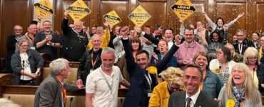 Labour and Lib Dems make gains in early results of 2023 local elections, while Conservatives lose majorities in several councils.