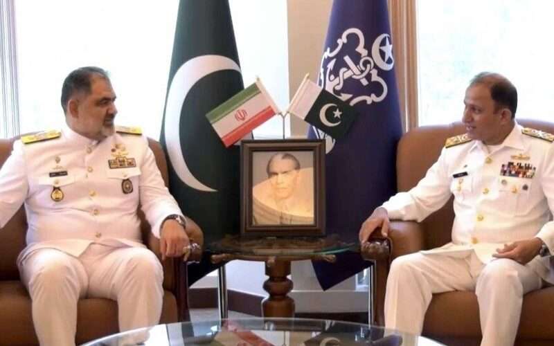 Iran, Pakistan Discuss Military Interaction