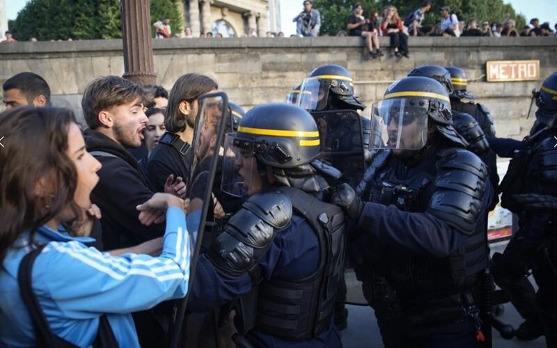 Iran Urges France to Avoid Violence against Protesters